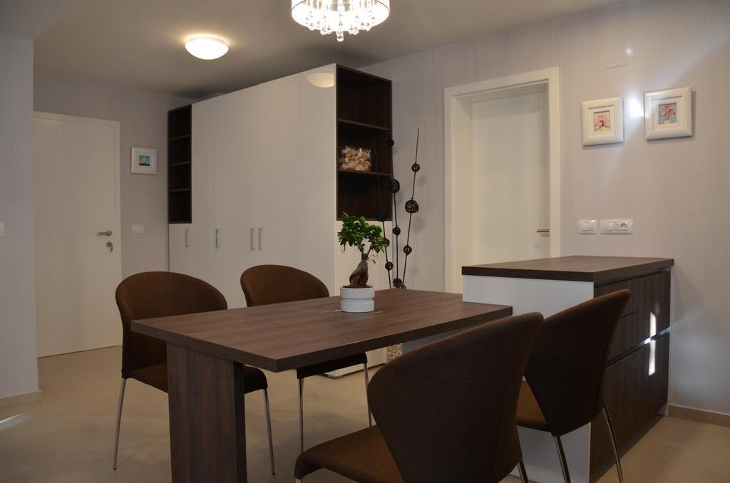 Apartments Mango バスカ エクステリア 写真